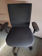 Chaise de bureau noire, Enlèvement