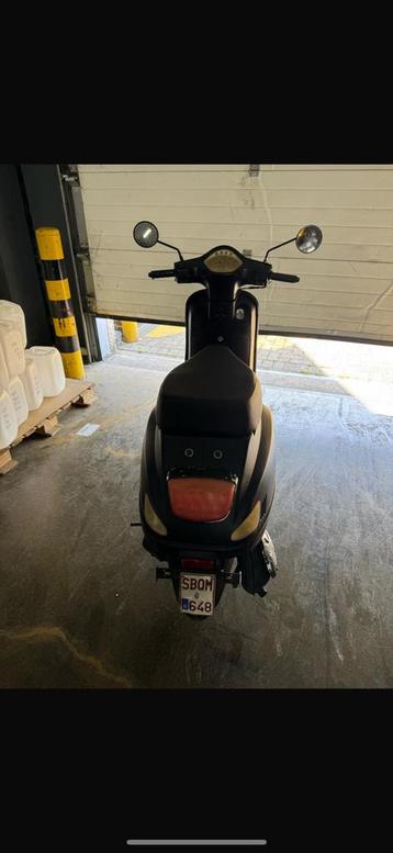 Een scooter B klaas te koop voor opmaken, Fietsen en Brommers, Ophalen, Zo goed als nieuw