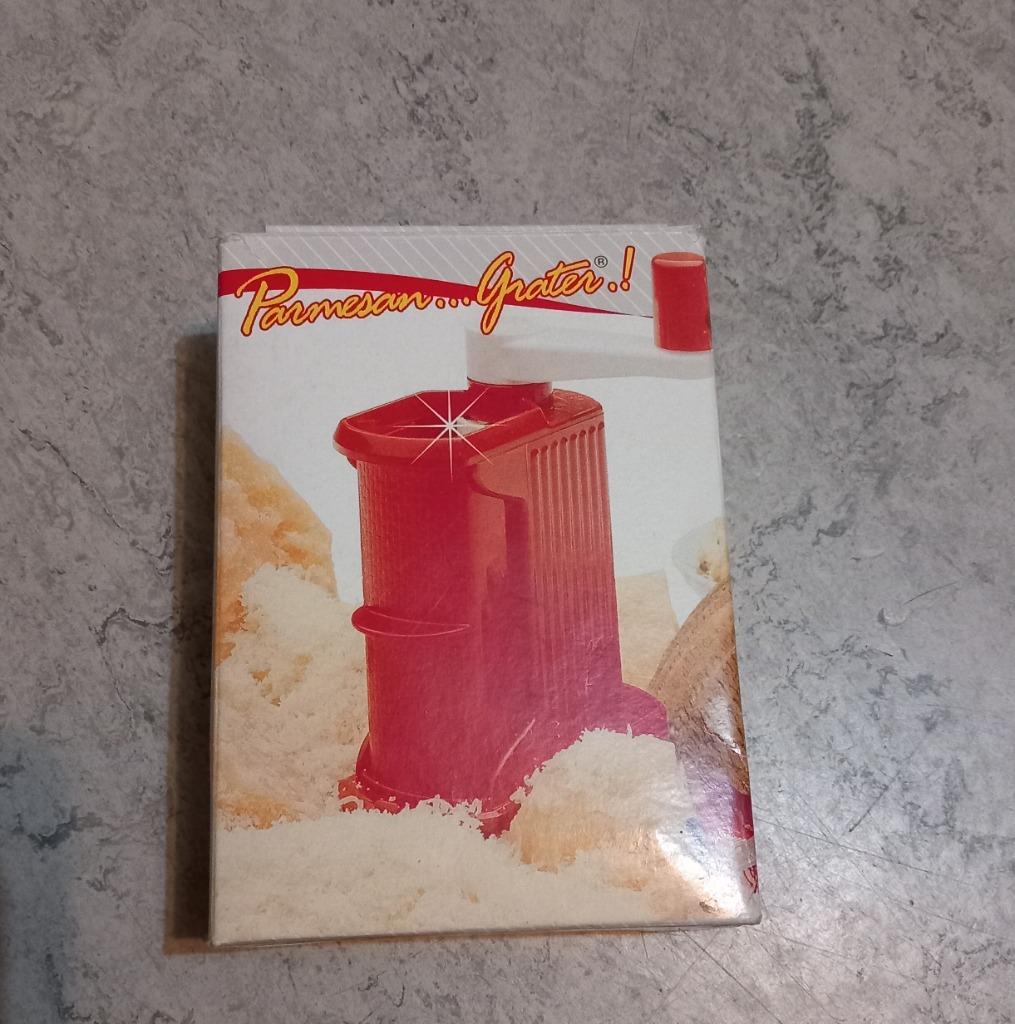 Rigamonti Handslinger Tafelkaasrasp, Huis en Inrichting, Keuken | Servies, Nieuw, Overige typen, Overige stijlen, Overige materialen