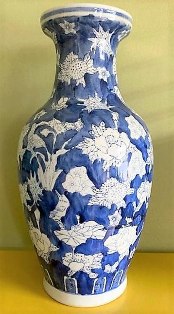 Chinese vaas beschikbaar voor biedingen