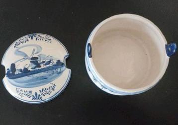 DELFTS BLUE Handpainted porcelain box beschikbaar voor biedingen