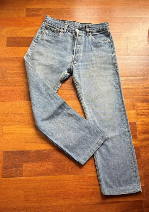 Véritable jeans Levi's 501 vintage - T 29, Kleding | Dames, Spijkerbroeken en Jeans, W28 - W29 (confectie 36), Blauw, Ophalen of Verzenden