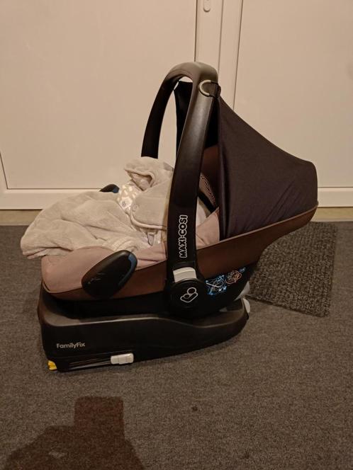 Maxi-Cosi Pebble EN basestation Familyfix met veel extra's, Enfants & Bébés, Sièges auto, Maxi-Cosi, 0 à 10 kg, Isofix, Enlèvement