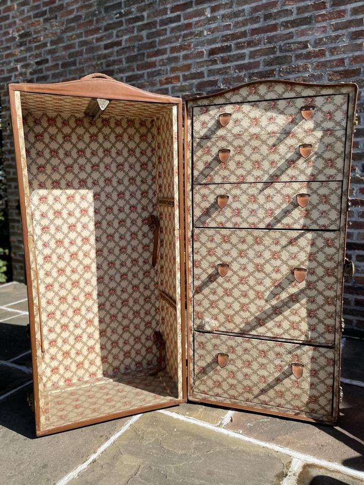 Reiskoffer antiek, Antiek en Kunst, Antiek | Woonaccessoires, Ophalen of Verzenden