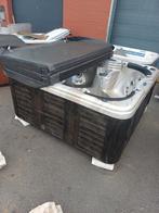 Jacuzzi. Gratis geleverd geplaatst, Ophalen of Verzenden, Zo goed als nieuw