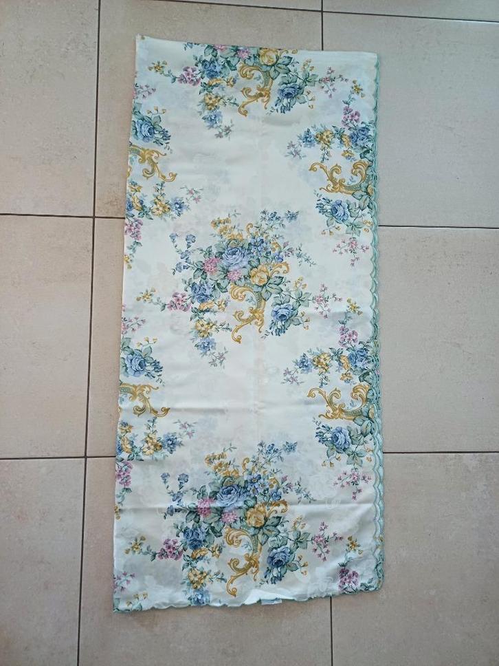 Nappe fleurie De Witte Lietar, Huis en Inrichting, Tafelkleden, Zo goed als nieuw, Rechthoek, Ophalen of Verzenden