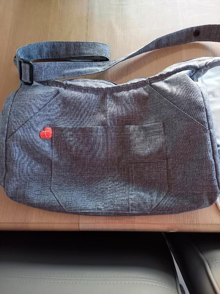 Verzorgingstas baby grijs., Kinderen en Baby's, Luiertassen, Zo goed als nieuw, Schoudertas, Ophalen