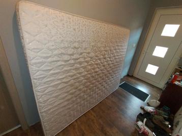 Matras 160x200 beschikbaar voor biedingen