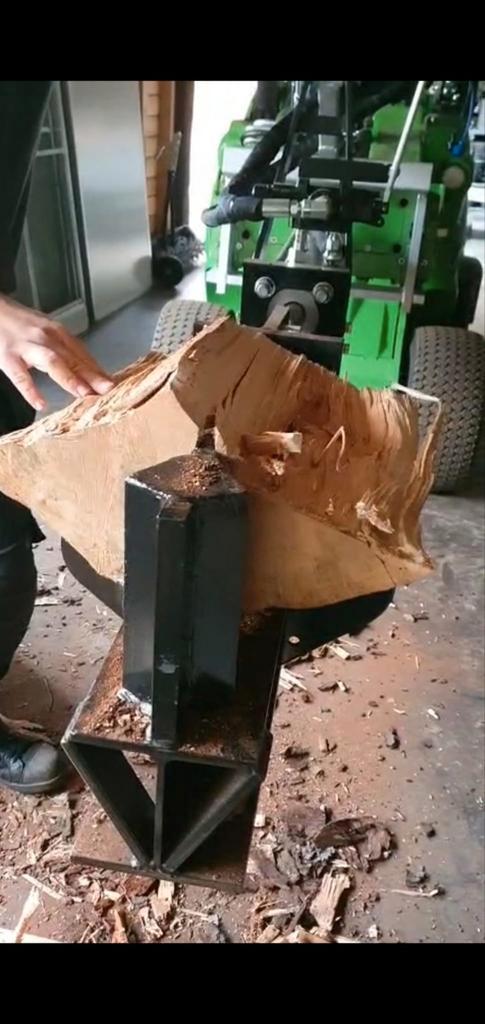 Brandhout klieven met kliefmachine, Tuin en Terras, Terrasdelen en Vlonders, Zo goed als nieuw, Hout, Ophalen