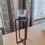 Theelichthouder, Enlèvement