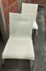 2 witte terrasstoelen, Ophalen, Gebruikt