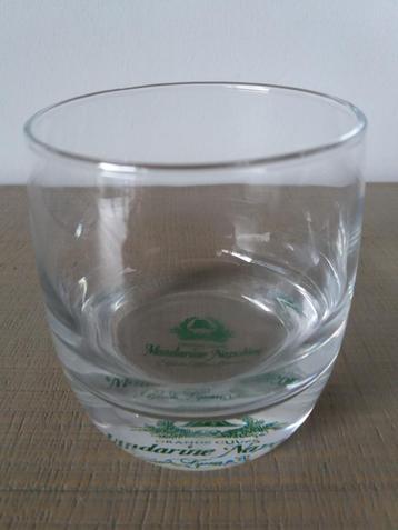 Nieuw borrelglas beschikbaar voor biedingen