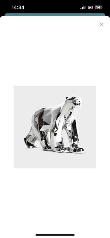 Polar bear chrome beschikbaar voor biedingen