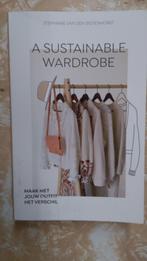 A sustainable wardrobe (2020), Boeken, Ophalen of Verzenden, Zo goed als nieuw, Mode algemeen