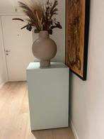 Een mooie sokkel maat 55 op 55 de hoogte 90 cm, Huis en Inrichting, Woonaccessoires | Zuilen en Pilaren, Ophalen, Zo goed als nieuw