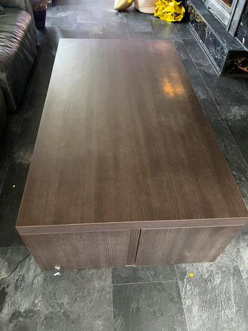 Houten Salontafel in goede staat beschikbaar voor biedingen