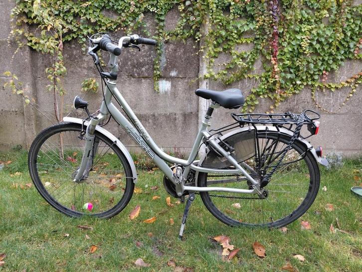 Omega stadsfiets - gespierd, Fietsen en Brommers, Fietsen | Dames | Damesfietsen, Gebruikt, Versnellingen, Ophalen