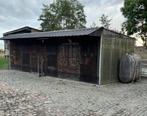 Paardenstallen (3 st.), Dieren en Toebehoren