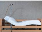 Medisch verstelbaar bed met aanpassende lattenbodem en bar, Diversen, Verpleegmiddelen, Ophalen, Gebruikt
