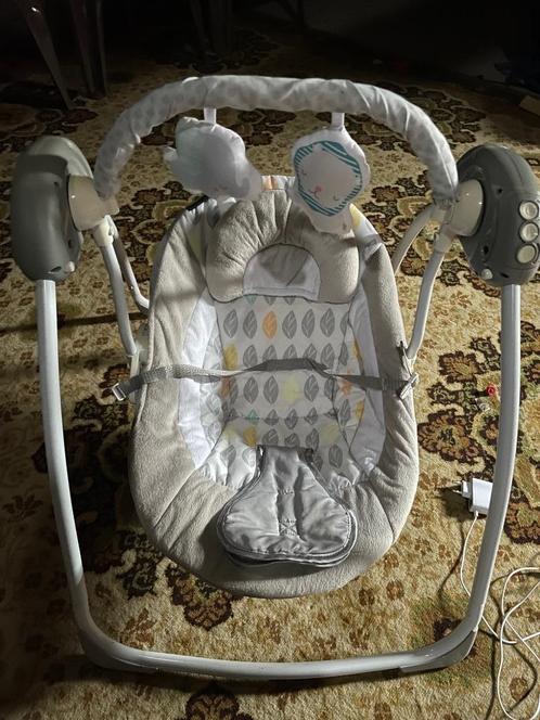 Babyschommel - schommelstoel, Kinderen en Baby's, Wipstoeltjes, Zo goed als nieuw, Schommelstoel, Met gordel(s) of riempje(s)