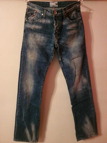 Plusieurs jeans de marque: Diesel, Pepe Jeans, Énergie,...  beschikbaar voor biedingen