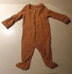 Bruine pyjama - Maat 50, Kinderen en Baby's, Babykleding | Maat 50, Jongetje of Meisje, Ophalen of Verzenden, Zo goed als nieuw