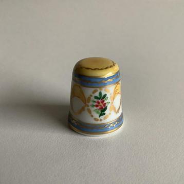 prachtig Limoges vingerhoedje beschikbaar voor biedingen
