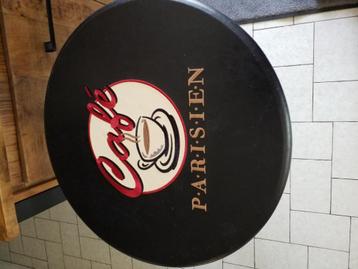 Table d'appoint beschikbaar voor biedingen