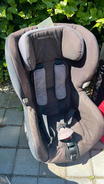 Autozitje bébéconfort, Kinderen en Baby's, Autostoeltjes, Ophalen, Zo goed als nieuw