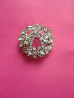 Vintage strass cluster dome broche - bloem, Handtassen en Accessoires, Broches, Ophalen of Verzenden, Gebruikt, Koper, Met strass