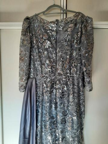 kanten jurk met pajetjes. Grijze kleur. maat 44/46.  beschikbaar voor biedingen