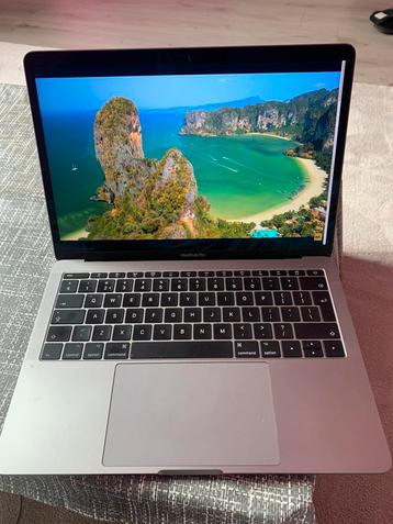 Macbook pro en bonne etat, 256 GB, Qwerty, Utilisé, 2 à 3 Ghz