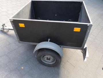 kleine aanhangwagen beschikbaar voor biedingen