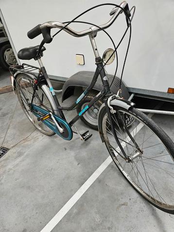 Damesfiets beschikbaar voor biedingen