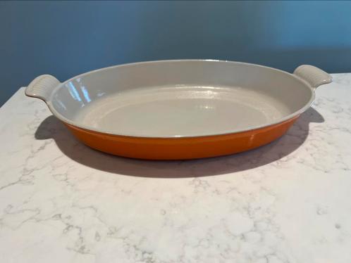 Le Creuset ovenschaal 36 cm Harmonic Orange in nieuwstaat, Huis en Inrichting, Keuken | Potten en Pannen, Zo goed als nieuw, Overige typen
