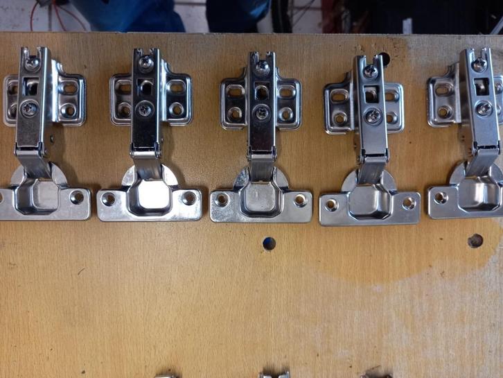 Charnières invisibles à recouvrement., Doe-het-zelf en Bouw, Overige Doe-Het-Zelf en Bouw, Zo goed als nieuw, Ophalen