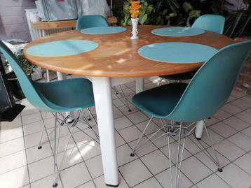 Scoonwoon tafel beschikbaar voor biedingen