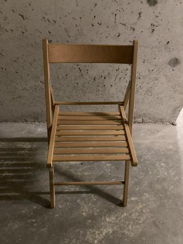 Lot van 15x houten klapstoelen beschikbaar voor biedingen