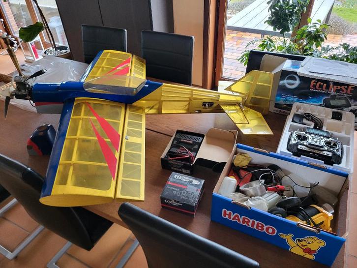 3D-luchtacrobatisch RC-vliegtuig - Gilles, Hobby en Vrije tijd, Modelbouw | Radiografisch | Vliegtuigen, Gebruikt, Nitro, Ophalen