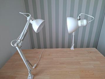 2 witte bureaulampen (lamp inbegrepen) beschikbaar voor biedingen
