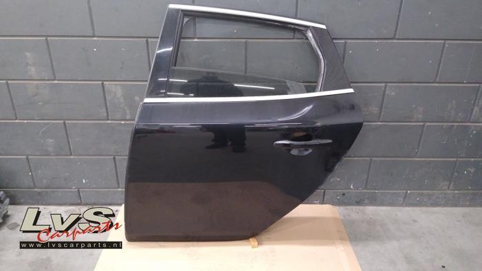 Portier 4Deurs links-achter van een Volvo V40 (452), Auto-onderdelen, Carrosserie, Deur, Volvo, Gebruikt, 3 maanden garantie, Ophalen of Verzenden