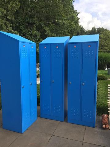 Degelijke 2 - deurs lockers , lockerkasten . Als nieuw ! beschikbaar voor biedingen