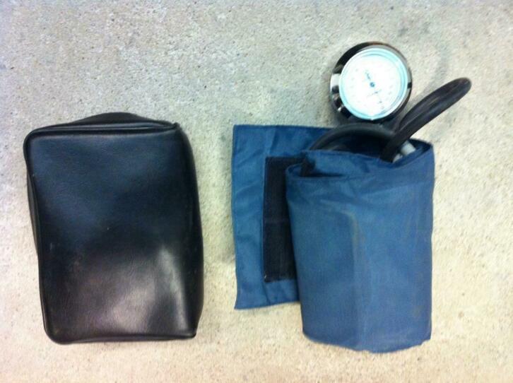 Bloeddrukmeter met manchet en spygnomanometer, Diversen, Braces