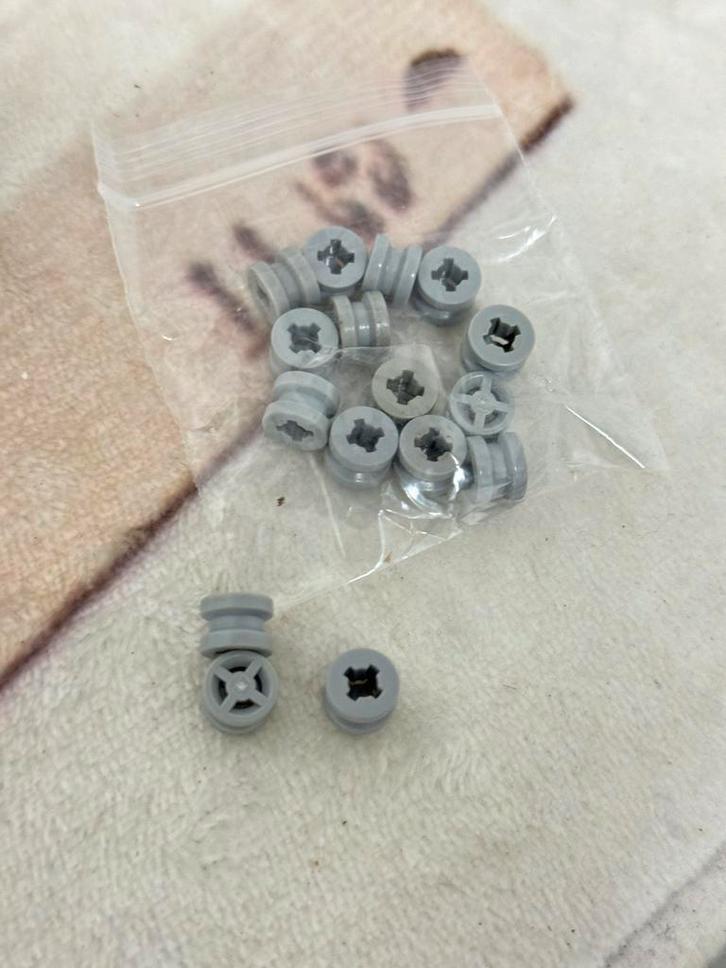 16x LEGO Part No 4624 Wheel 8mm x 6mm wiel wielen grijs, Kinderen en Baby's, Speelgoed | Duplo en Lego, Zo goed als nieuw, Lego