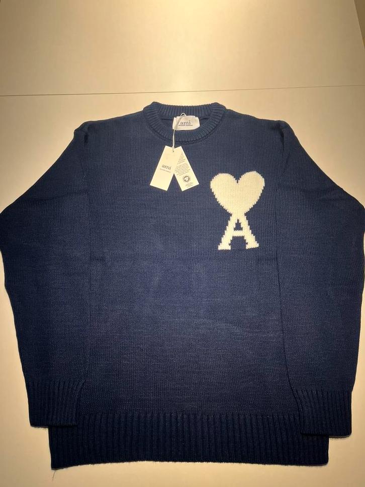 "AMI Paris Trui Donkerblauw met Wit Hart Maat M - Nieuw", Kleding | Heren, Truien en Vesten, Nieuw, Maat 48/50 (M), Blauw, Ophalen of Verzenden