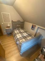Antieke bed + nachtkastje, Huis en Inrichting, Slaapkamer | Complete slaapkamers, Ophalen, Zo goed als nieuw