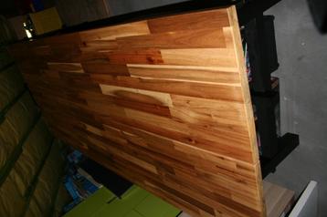 grote eettafel acacia/zwart beschikbaar voor biedingen