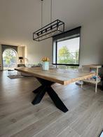 Houten eettafel met zwarte poot in stervorm, Huis en Inrichting, Tafels | Eettafels, Ophalen, Gebruikt, 100 tot 150 cm, Vijf personen of meer