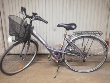 Damesfiets topbike in goede staat met 6 versnellingen beschikbaar voor biedingen