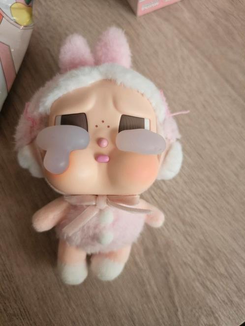 Crybaby Popmart I'll give you all my love, Verzamelen, Poppetjes en Figuurtjes, Nieuw, Ophalen